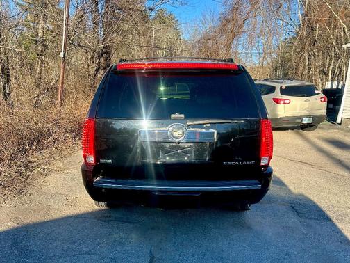 2012 Cadillac Escalade Luxury