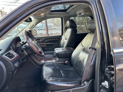 2011 Cadillac Escalade Luxury