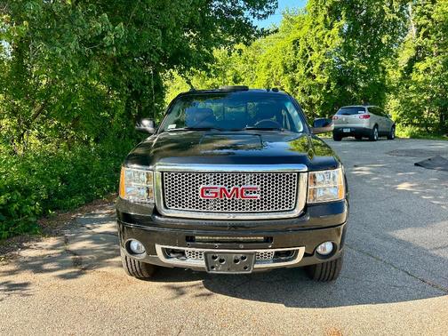 Black 2011 GMC Sierra 1500 Denali