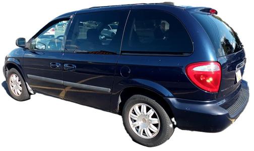 2006 Chrysler Town & Country Base