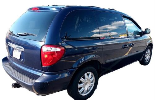 2006 Chrysler Town & Country Base