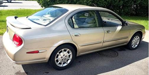 2000 Nissan Maxima GLE