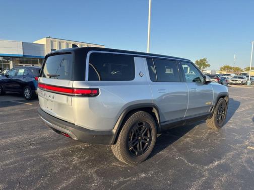 2023 Rivian R1S Adventure