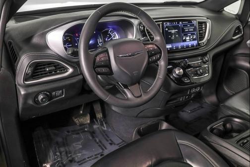 2022 Chrysler Pacifica Hybrid Touring L