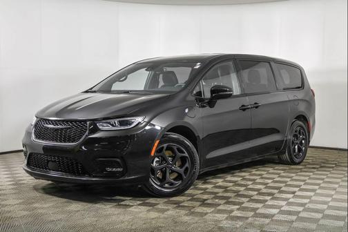 2022 Chrysler Pacifica Hybrid Touring L