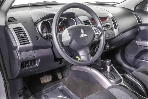 2009 Mitsubishi Outlander ES