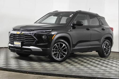 Mosaic Black Metallic 2024 Chevrolet Trailblazer LT
