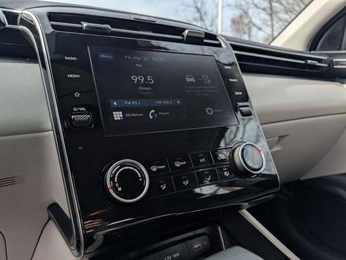 Black Pearl 2024 Hyundai TUCSON SE