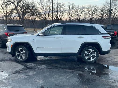 2023 Jeep Grand Cherokee 4xe Base
