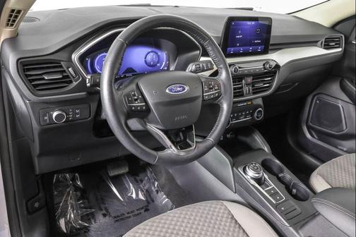 OXFORD WHITE 2020 Ford Escape SE
