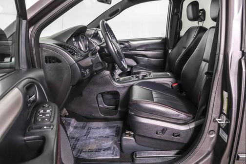 2016 Dodge Grand Caravan R/T