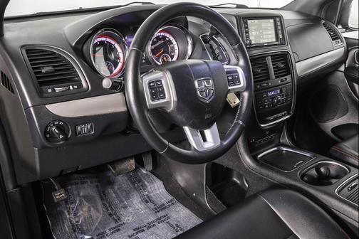 2016 Dodge Grand Caravan R/T