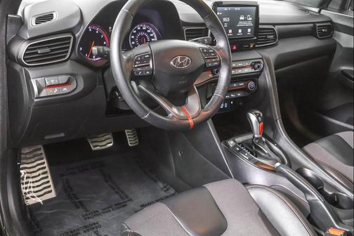 2020 Hyundai Veloster Base