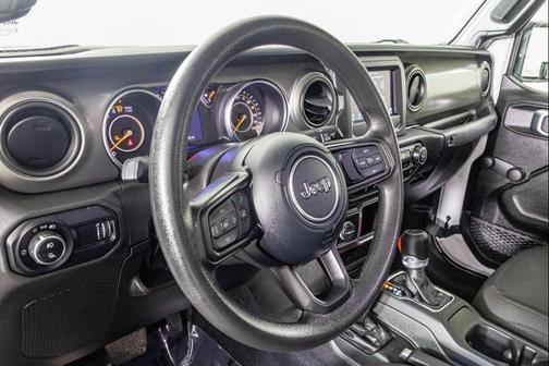 Bright White Clearcoat 2023 Jeep Gladiator Sport