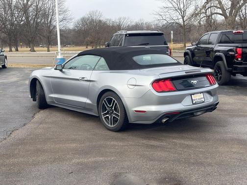 2022 Ford Mustang EcoBoost Premium