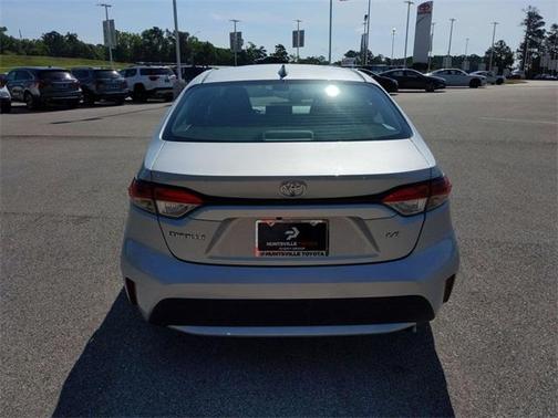 Photo 4 of 30 of 2020 Toyota Corolla LE
