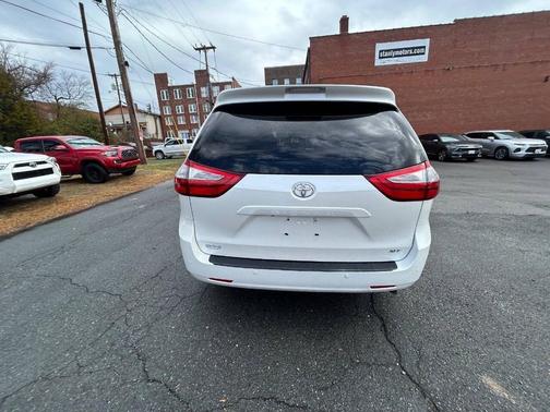 2015 Toyota Sienna XLE Premium