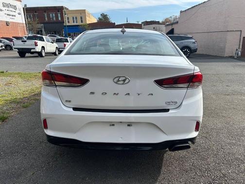 2018 Hyundai SONATA SE