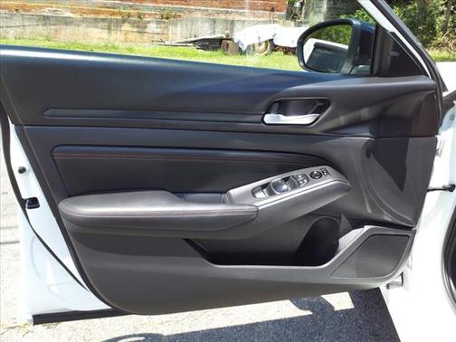 2021 Nissan Altima SR FWD