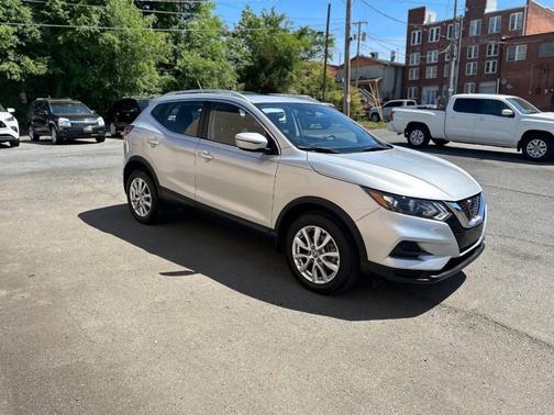Brilliant Silver Metallic 2020 Nissan Rogue Sport SV