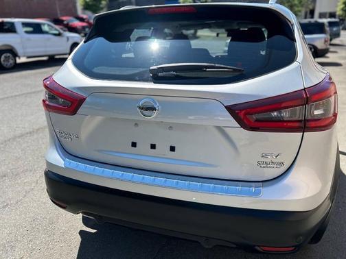 Brilliant Silver Metallic 2020 Nissan Rogue Sport SV