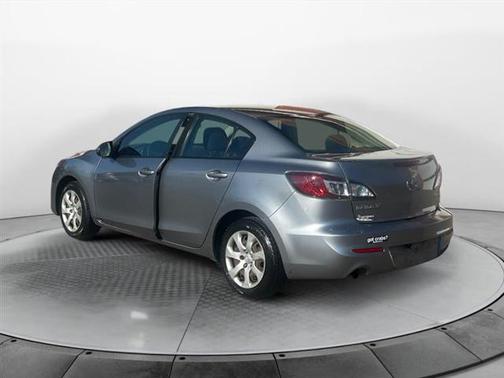 2013 Mazda Mazda3 i Sport