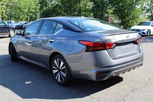 Brilliant Silver Metallic 2020 Nissan Altima 2.5 SL