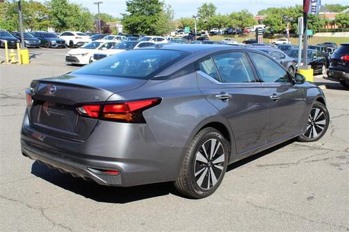 Brilliant Silver Metallic 2020 Nissan Altima 2.5 SL