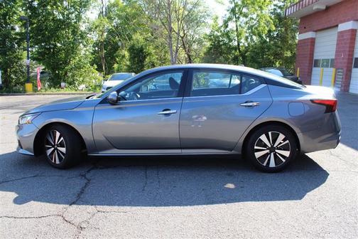 Brilliant Silver Metallic 2020 Nissan Altima 2.5 SL