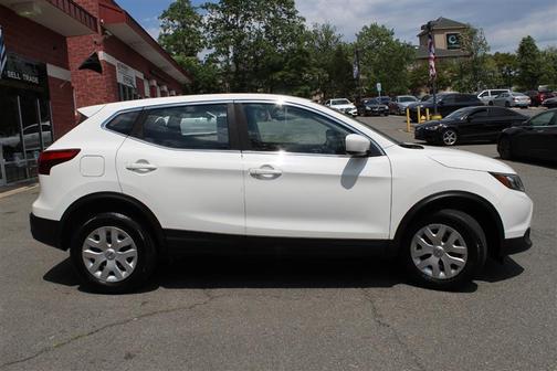 Glacier White 2018 Nissan Rogue Sport S