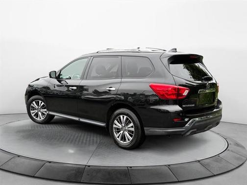 2019 Nissan Pathfinder SL
