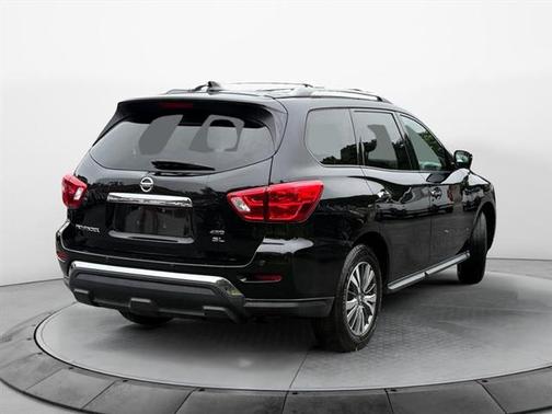 2019 Nissan Pathfinder SL