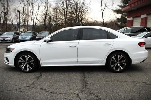 2021 Volkswagen Passat 2.0T SE