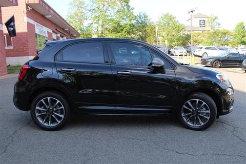 Nero Cinema (Black Clearcoat) 2022 FIAT 500X Pop
