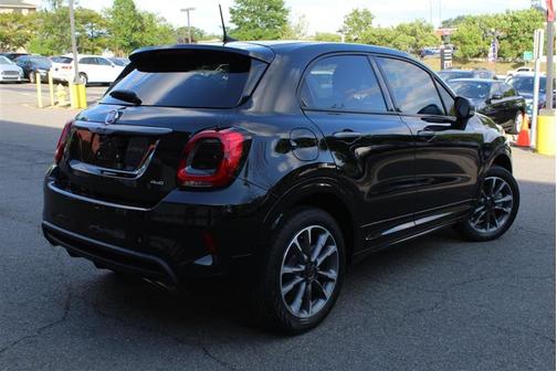 Nero Cinema (Black Clearcoat) 2022 FIAT 500X Pop