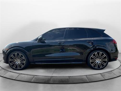 2013 Porsche Cayenne GTS