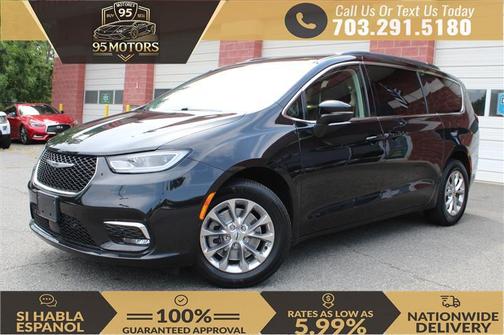 Brilliant Black Crystal Pearlcoat 2022 Chrysler Pacifica Touring L