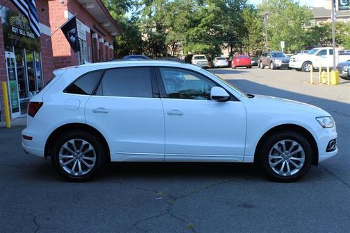 White 2017 Audi Q5 2.0T Premium