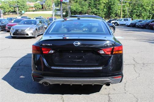 Black 2019 Nissan Altima 2.5 SR