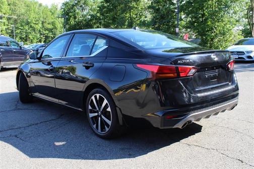 Black 2019 Nissan Altima 2.5 SR