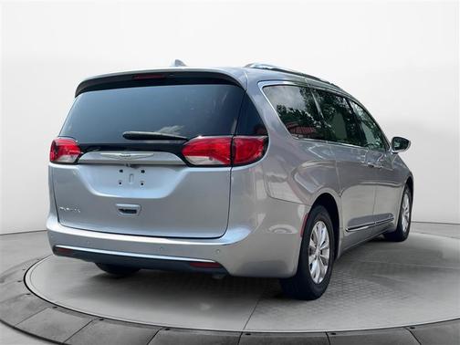 2018 Chrysler Pacifica Touring-L