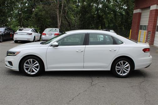 Pure White 2020 Volkswagen Passat 2.0T SE