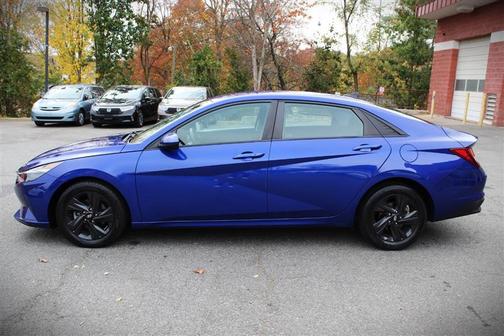 2021 Hyundai ELANTRA SEL