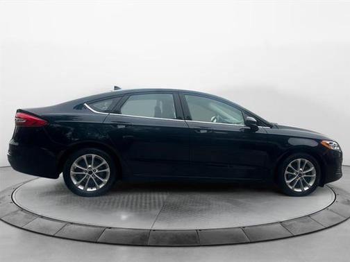 2020 Ford Fusion Hybrid SE