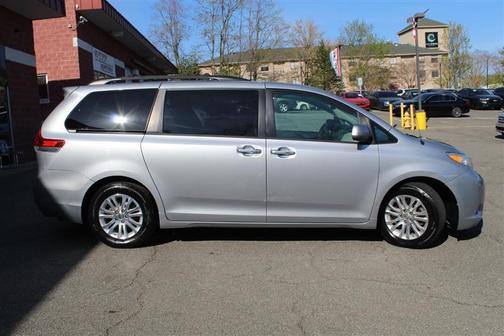 2013 Toyota Sienna XLE