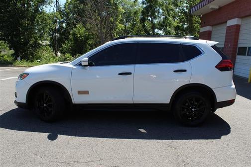 White 2017 Nissan Rogue SV