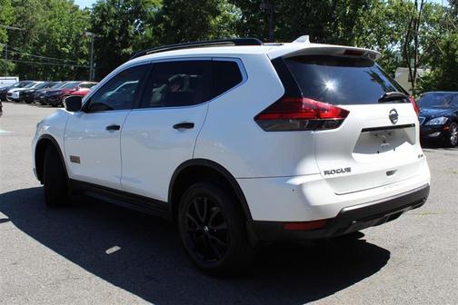 White 2017 Nissan Rogue SV