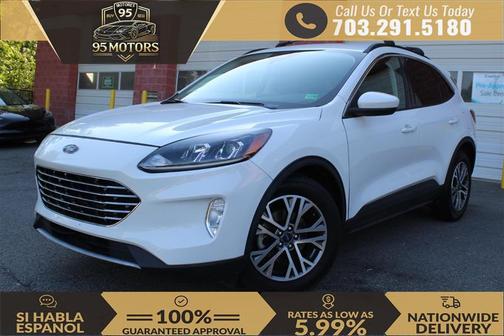 White 2022 Ford Escape SEL