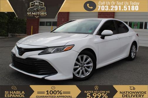 Super White 2018 Toyota Camry LE