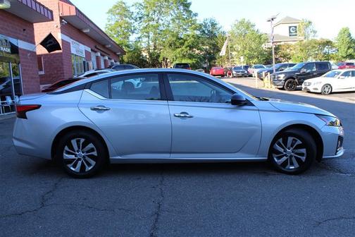 Brilliant Silver Metallic 2024 Nissan Altima S FWD